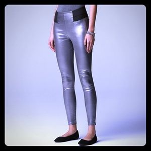 Simply Vera Wang Small Shiny Coated Denim leggings